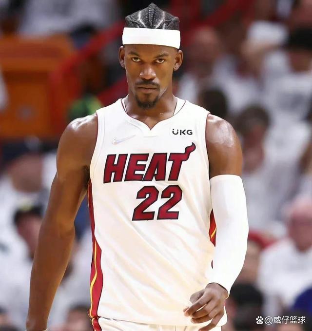 英雄联盟赔率-包含国际比赛日体能课后；迈阿密热火队长鼓劲备战足总杯；气氛紧张；身体对抗强度拉满的词条